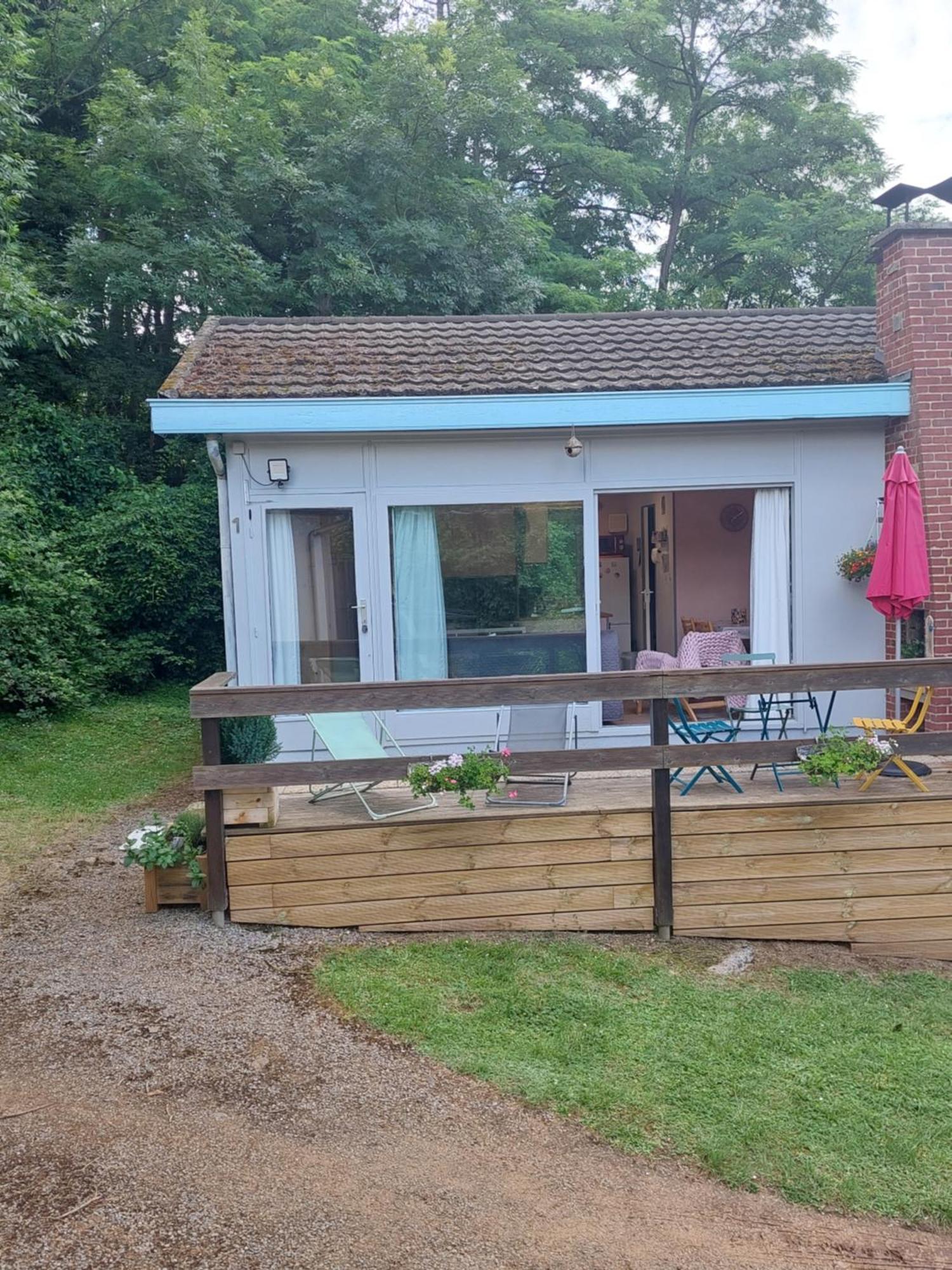 Le Petit Chalet - Bungalow Waulsort 외부 사진